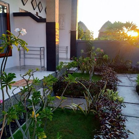 Dwiki Putra Home Stay Lembongan Exterior foto